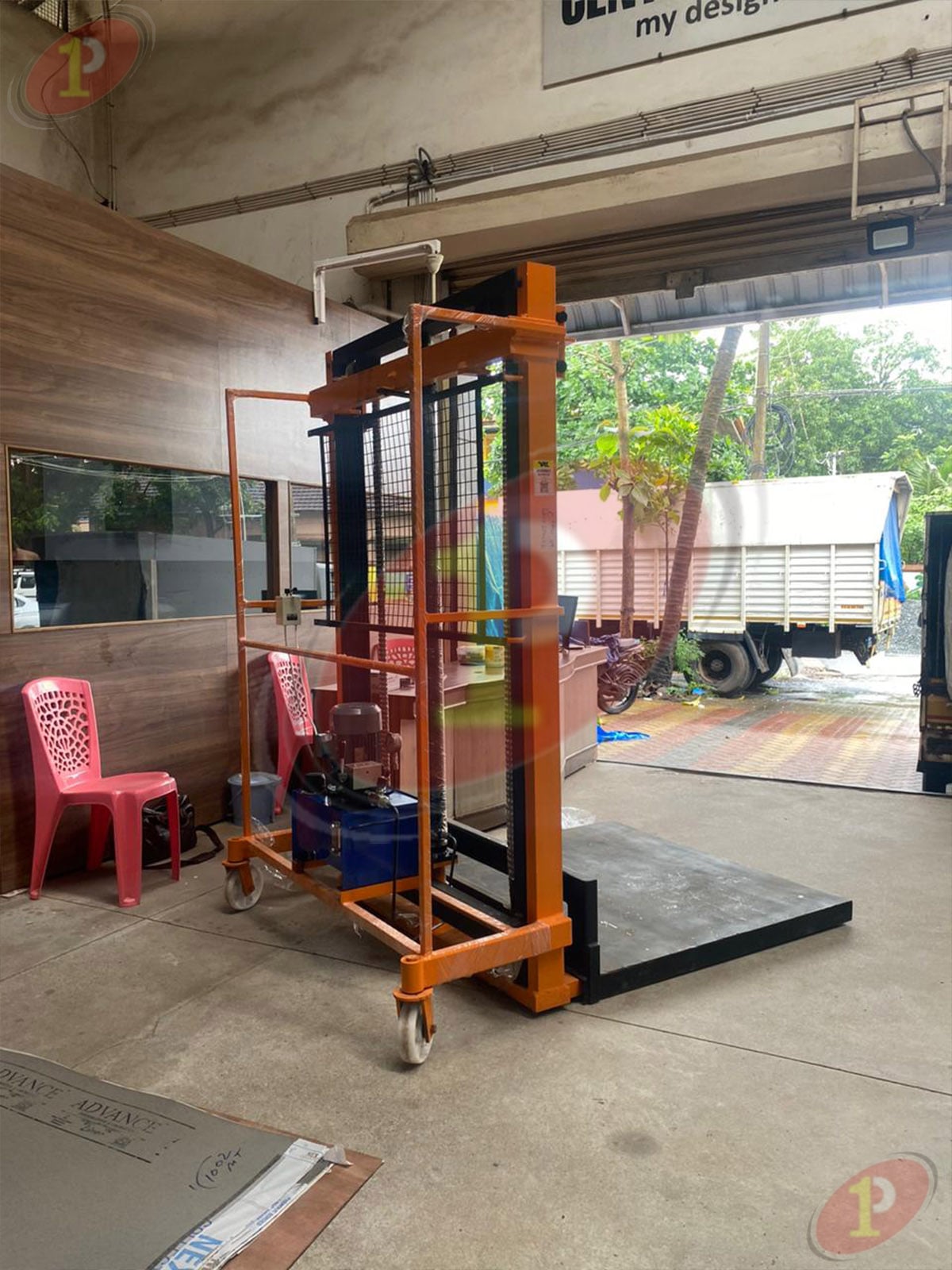 Hydraulic Goods Lift Manufacturers